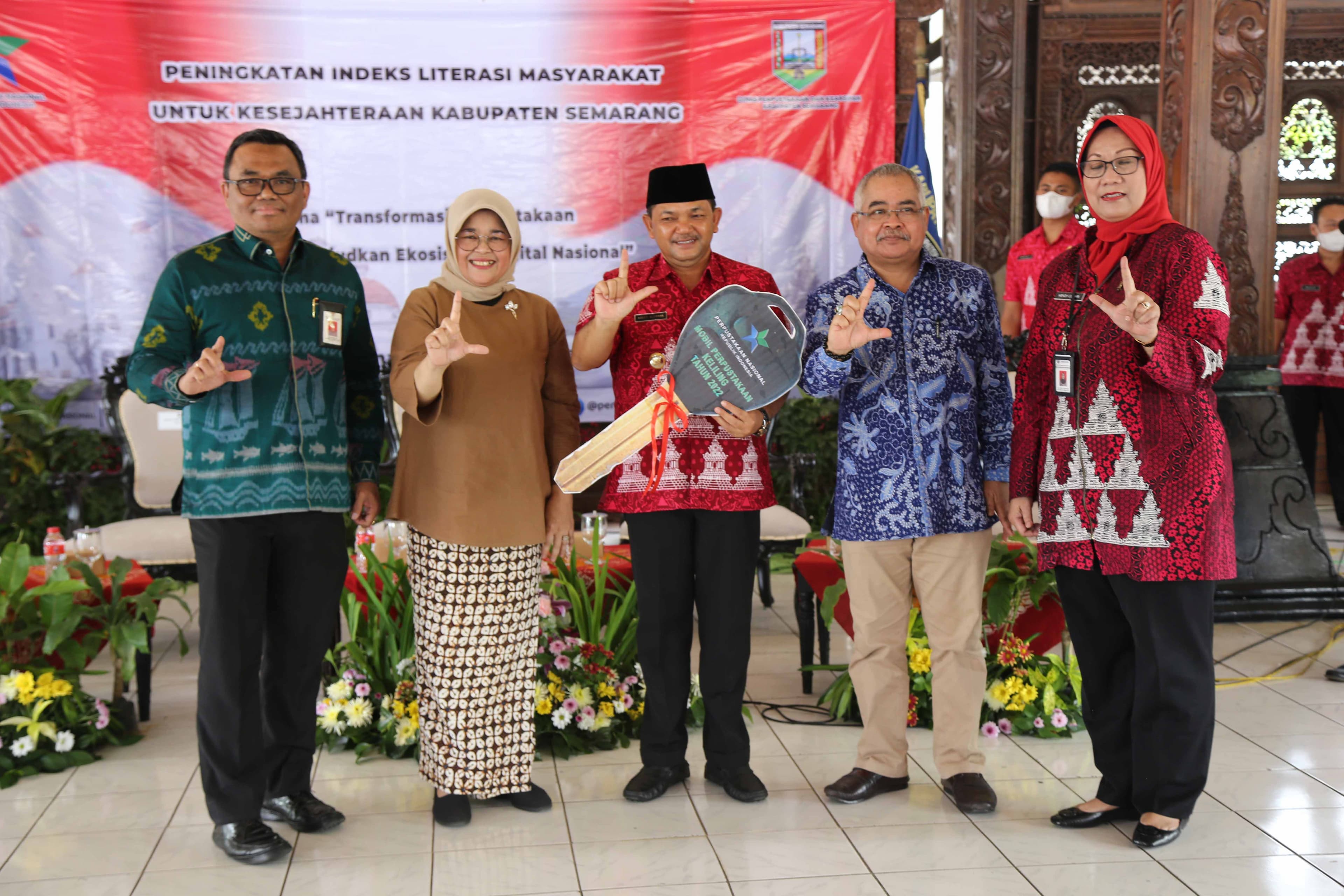 Dukung Peningkatan Literasi, Perpusnas Serahkan MPK