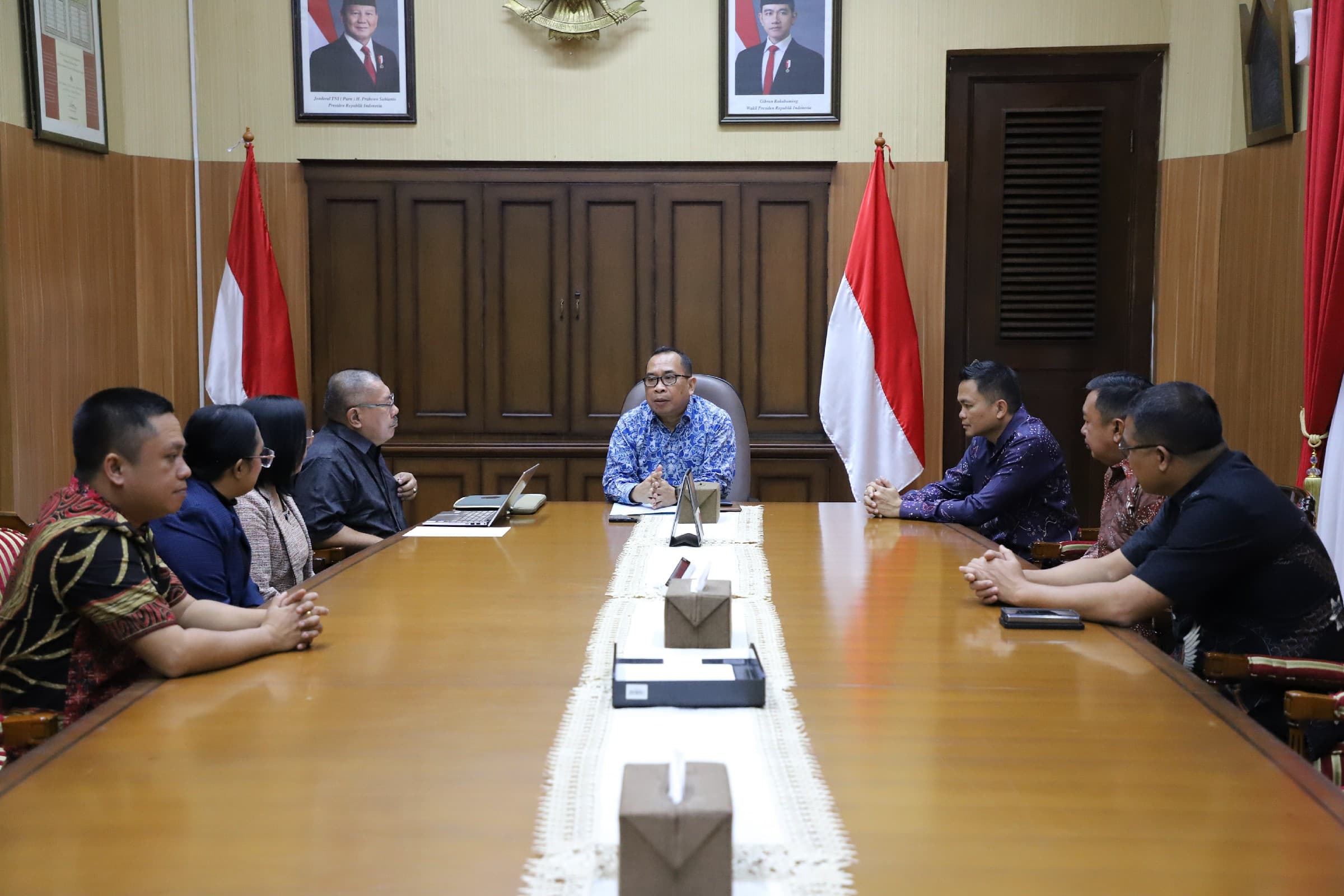 Bahas Perkembangan Perpustakaan, Bupati Minahasa Tenggara Kunjungi Perpusnas