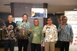 SIARAN PERS: Perpusnas Terima Donasi 100 Judul Buku dari Tiongkok
