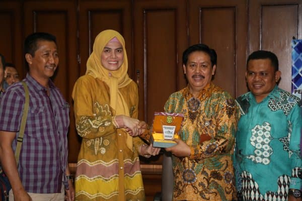 DPRD Kota Banjarmasin Berkomitmen Kembangkan Perpustakaan