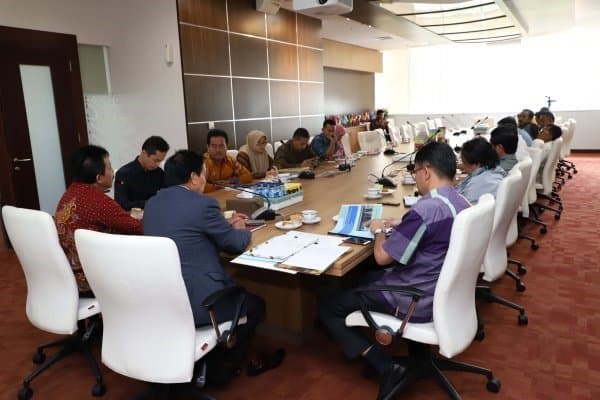 Kunjungan Wakil Wali Kota Padang Panjang dan Anggota DPRD Kabupaten Lima Puluh Kota: Perpustakaan Harus Menjadi Prioritas