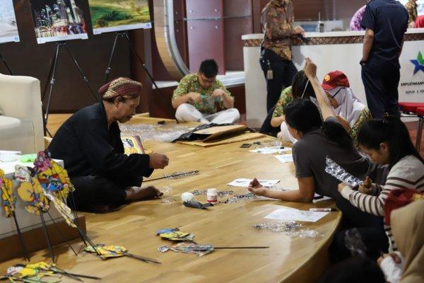 Wayang Uwuh, dari Sampah Menjadi Karya Seni 